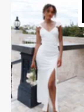 Women's White V-Neck Slit Maxi Dress